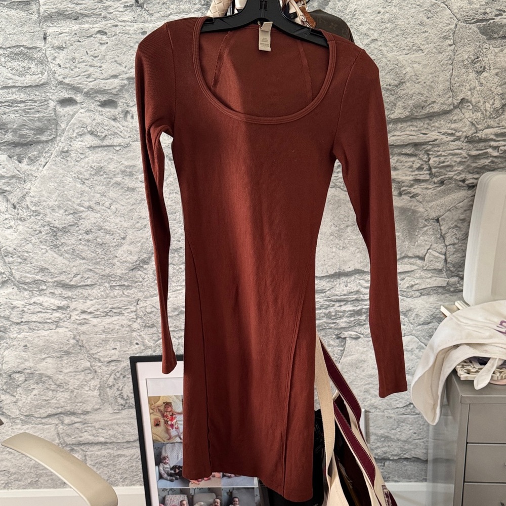 2/$25 🩷KASICS Scoop Neck Long Sleeve Mini Dress